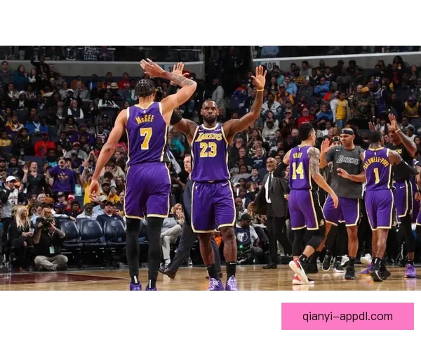 湖人队记者透露斯马特放弃540万球员选项 多支球队或以中产特例争抢