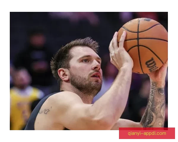 湖人连败止步活塞双杀无缘十连胜詹姆斯带伤仍准三双东契奇32分遗憾收官