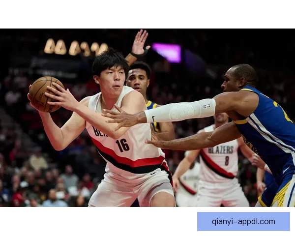 杨瀚森因伤缺席 开拓者拒森林狼18分逆转 格兰特26分助力制胜5分